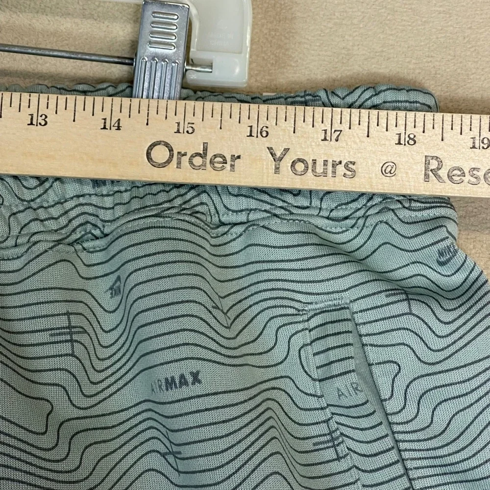 Nike Air‎ Max Mens XXL Taper Leg Regular Length All Over Print Shorts Green